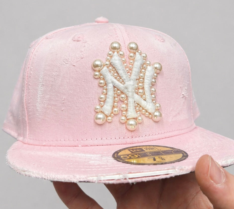 HYSTERiA Exclusive Pink NY Yankees Pearl Fitted
